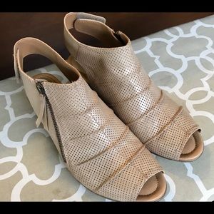 Earth Brand Peeptoe Bootie